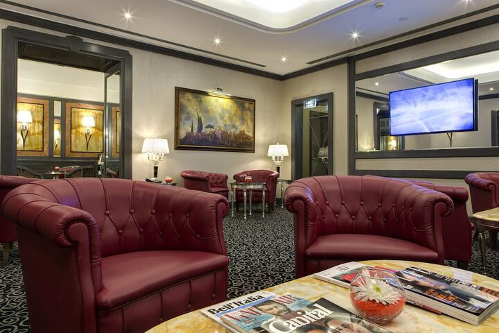 Ballroom/Hall 64 of 71