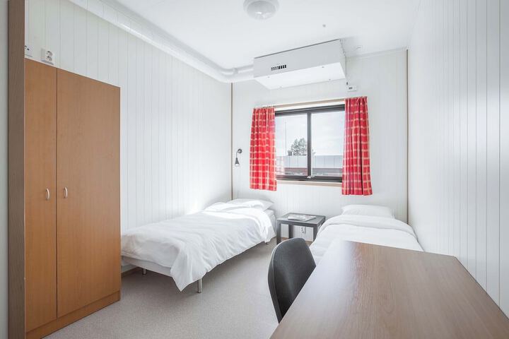 Room 9 of 39