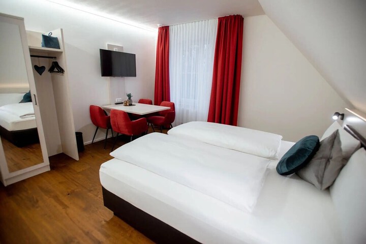 Room 7 of 29