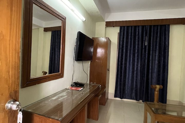 Room 5 of 19