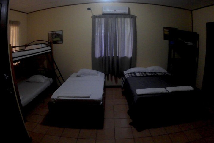 Room 6 of 40