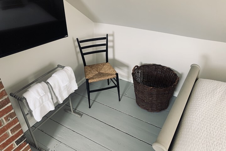 Room 9 of 66