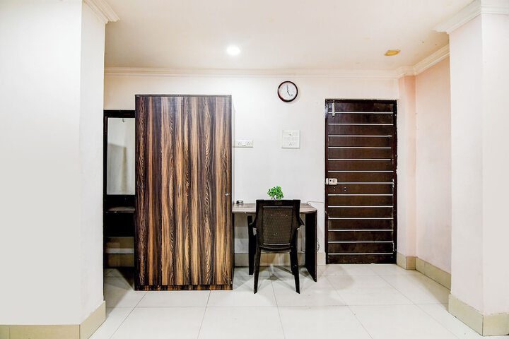 Room 9 of 26