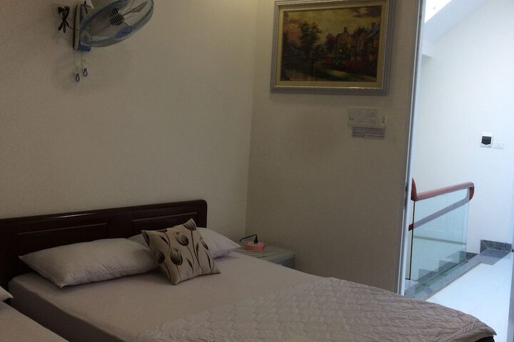 Room 10 of 32