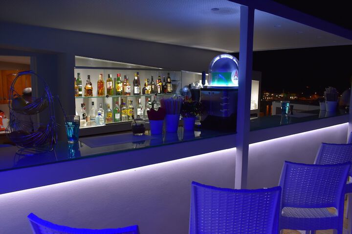 Lounge 59 of 79