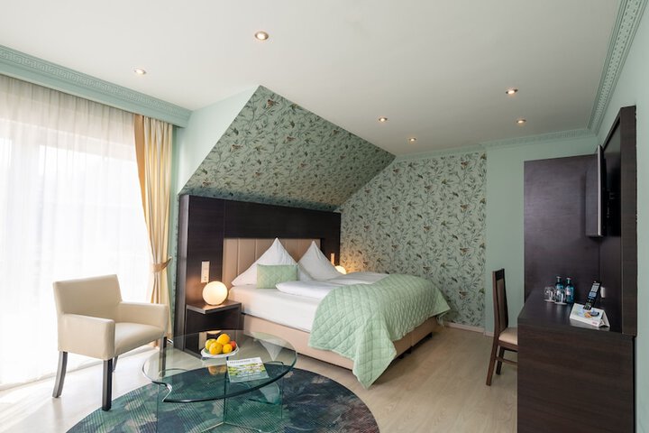 Room 8 of 20