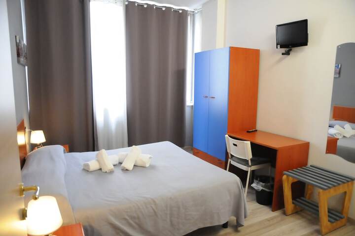 Room 8 of 29