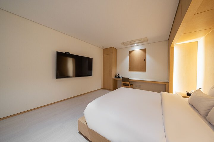 Room 21 of 104