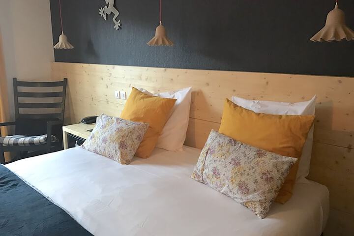 Room 45 of 94