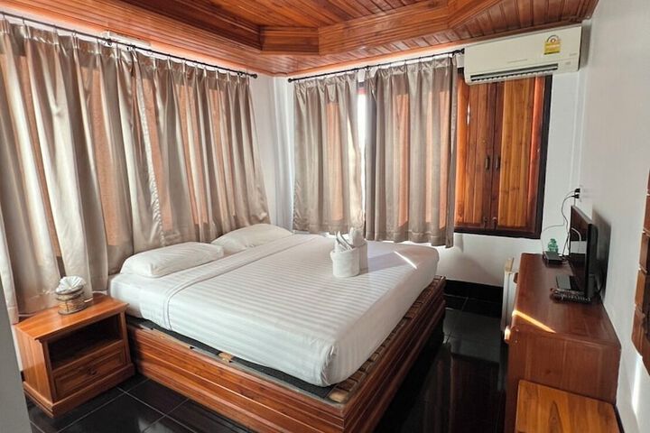 Room 7 of 30
