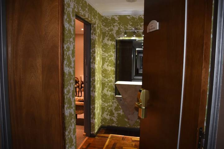Room 16 of 93