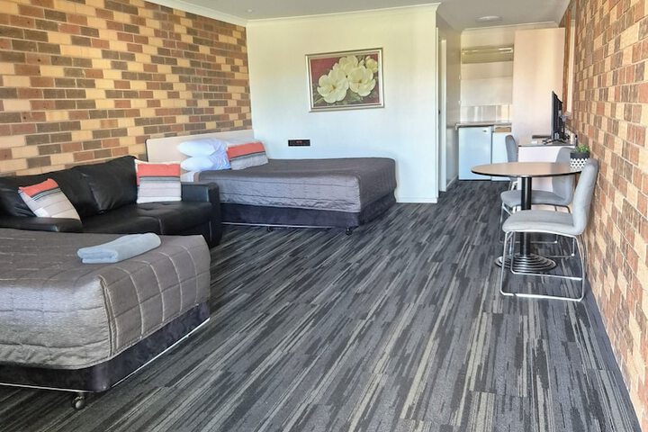Room 19 of 35