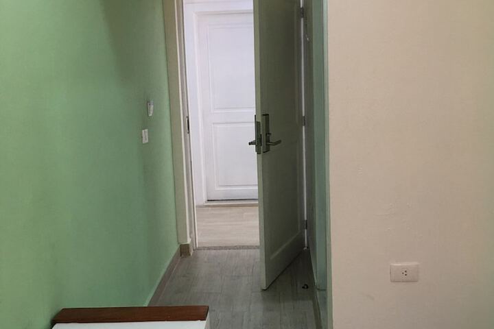 Room 14 of 76