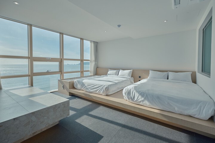 Room 49 of 224