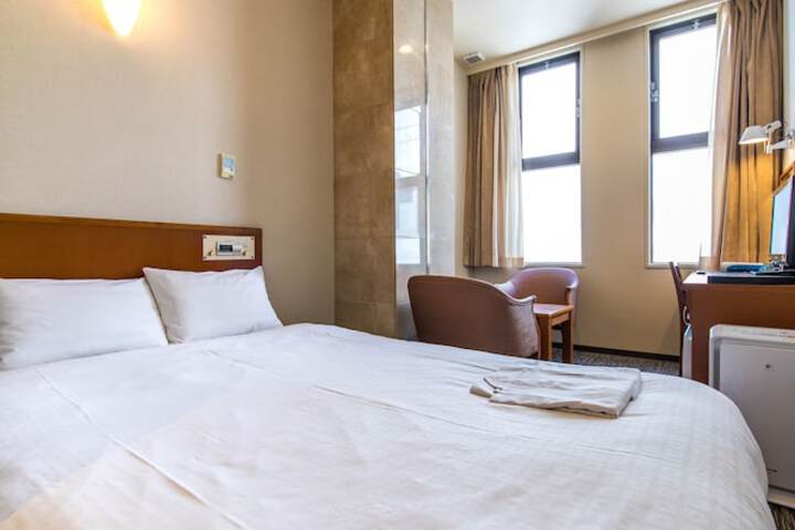 Room 14 of 36