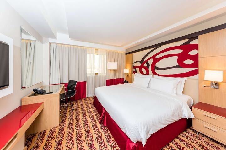 Room 35 of 179
