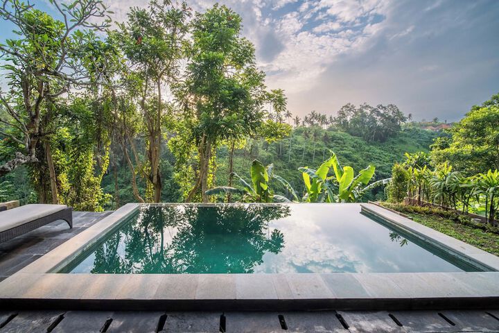 Room 28 of 98