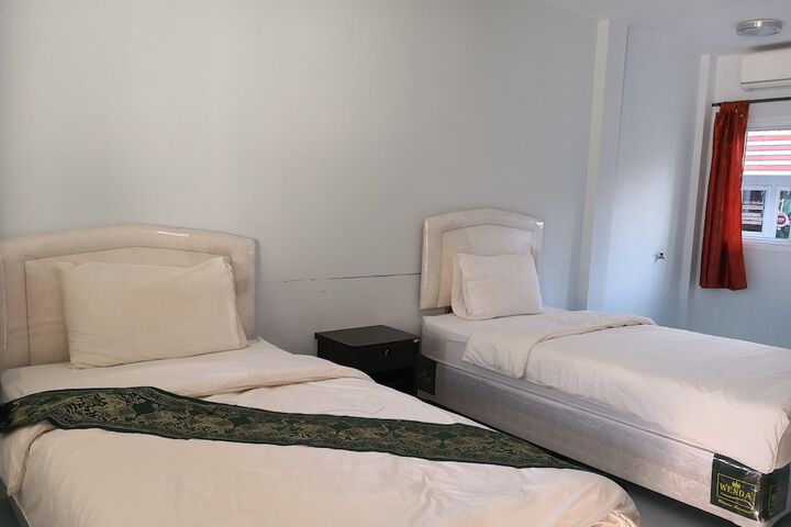 Room 5 of 27