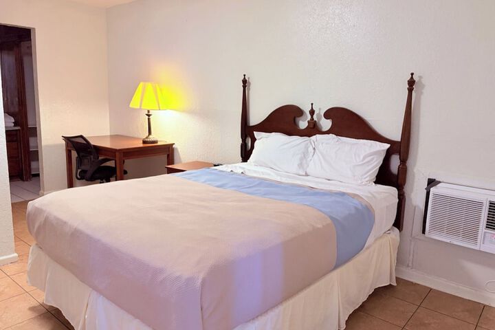Room 14 of 27
