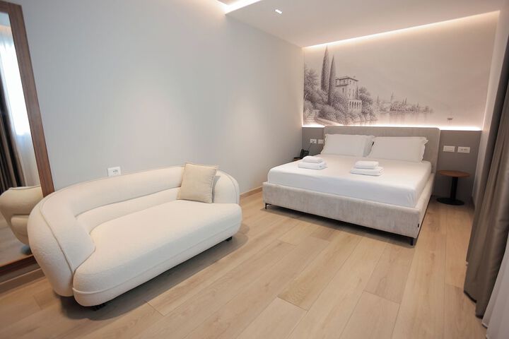 Room 100 of 198