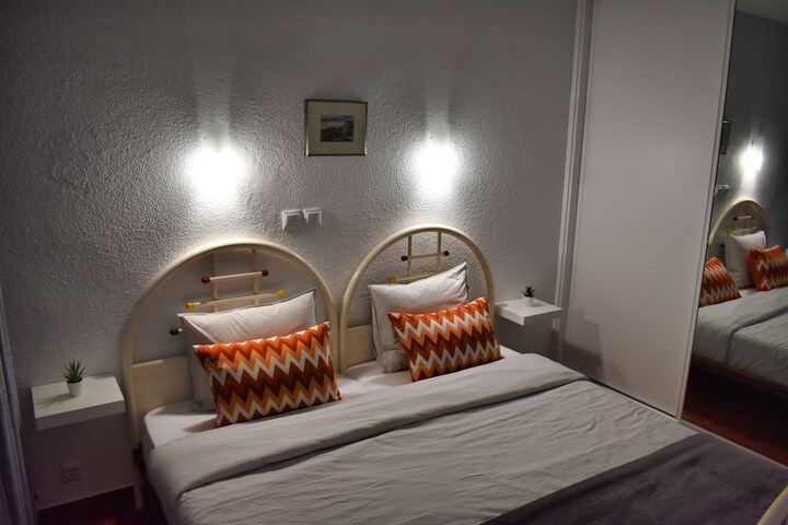 Room 4 of 35