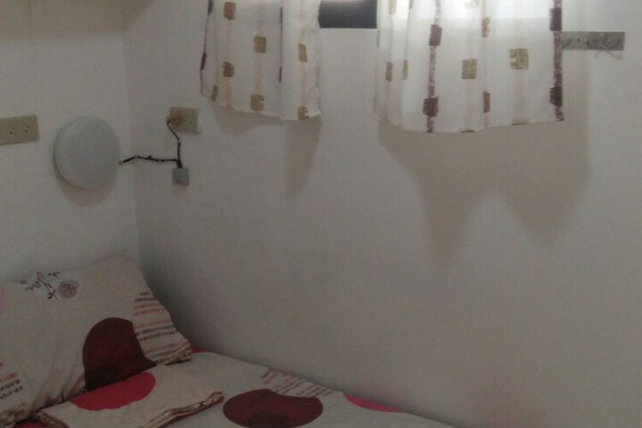 Room 6 of 126