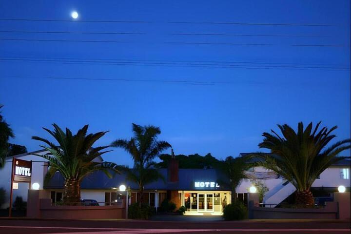 AK West Motel