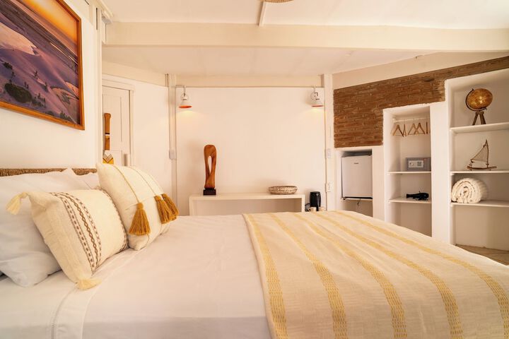 Room 6 of 44