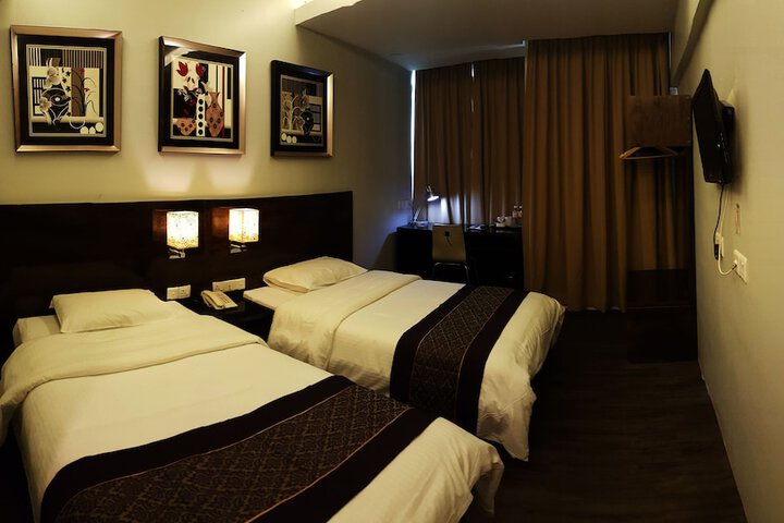 Room 11 of 43