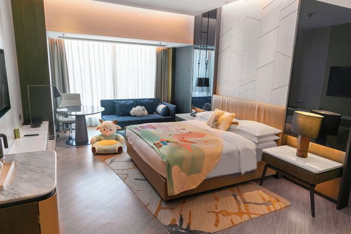 Room 33 of 118