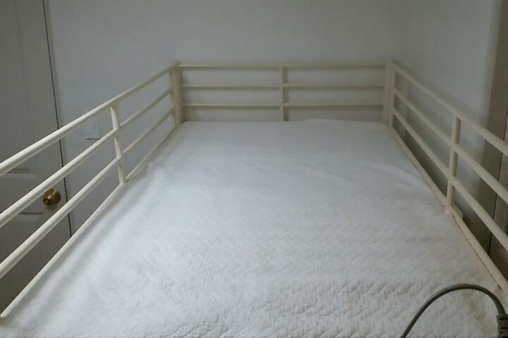 Room 6 of 32