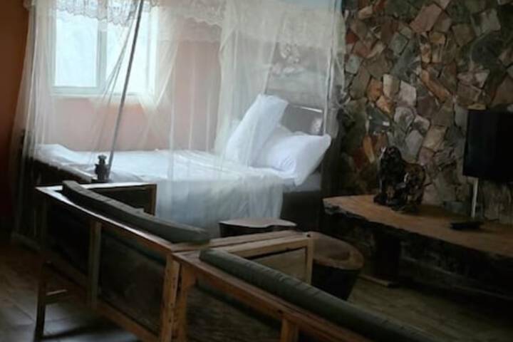Room 4 of 43