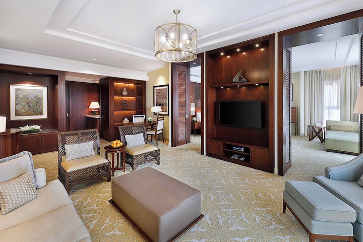 Room 36 of 190