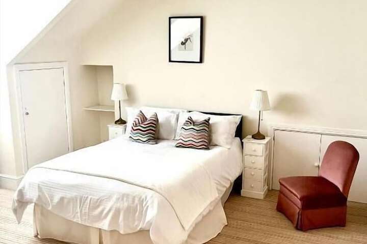 Room 15 of 35