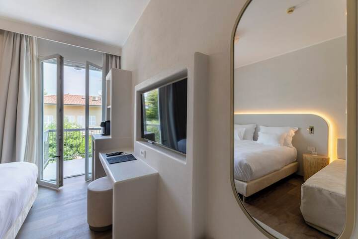 Room 5 of 90