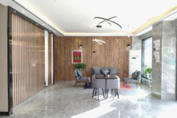 Junshe Hotel (Lanzhou Peili Square Branch)