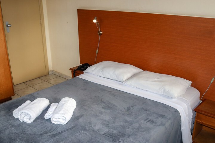 Room 4 of 17