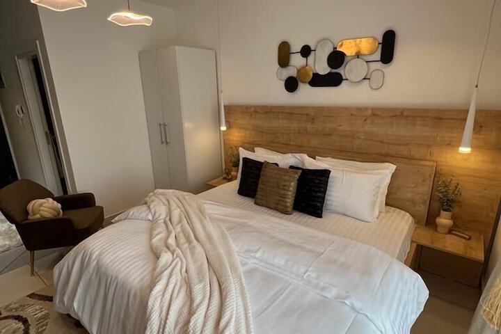 Room 8 of 158