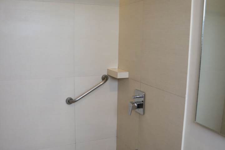 Room 33 of 45