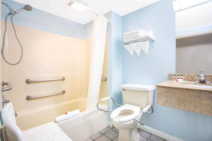 2 Queen Beds Kitchenette Second Floor (13 of 20)