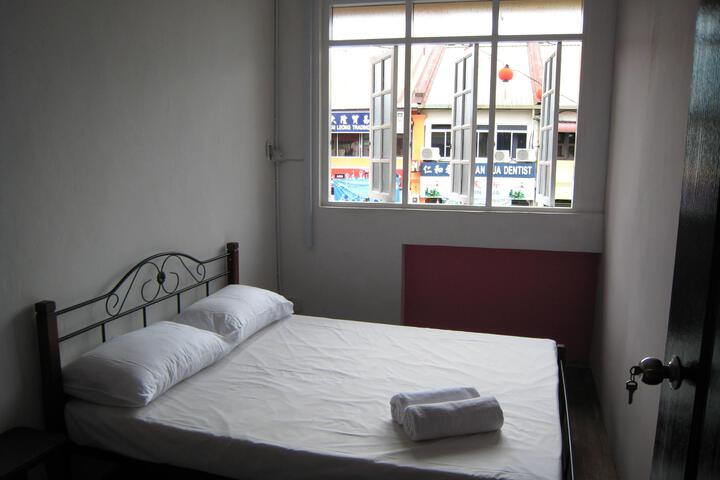 Room 2 of 6