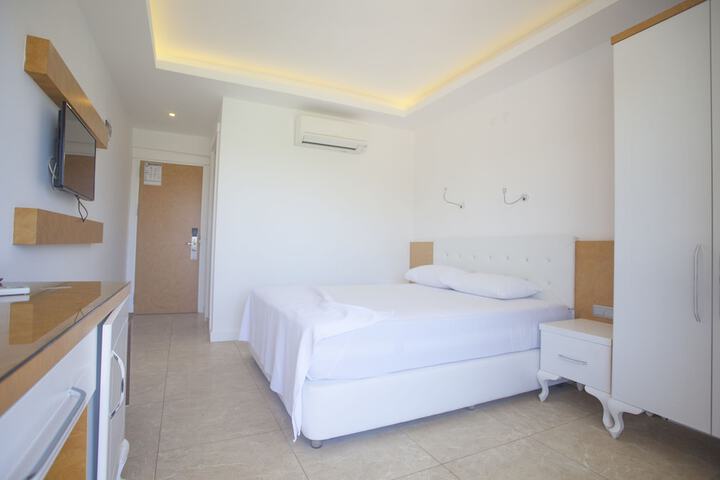Room 44 of 108