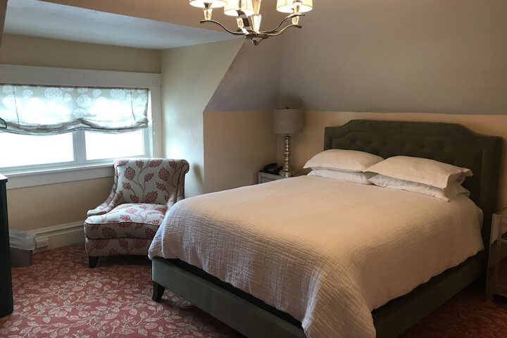 Room 5 of 17