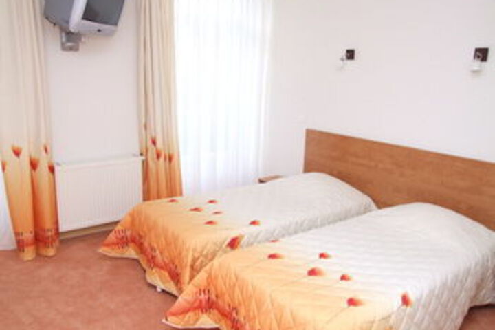 Room 14 of 33