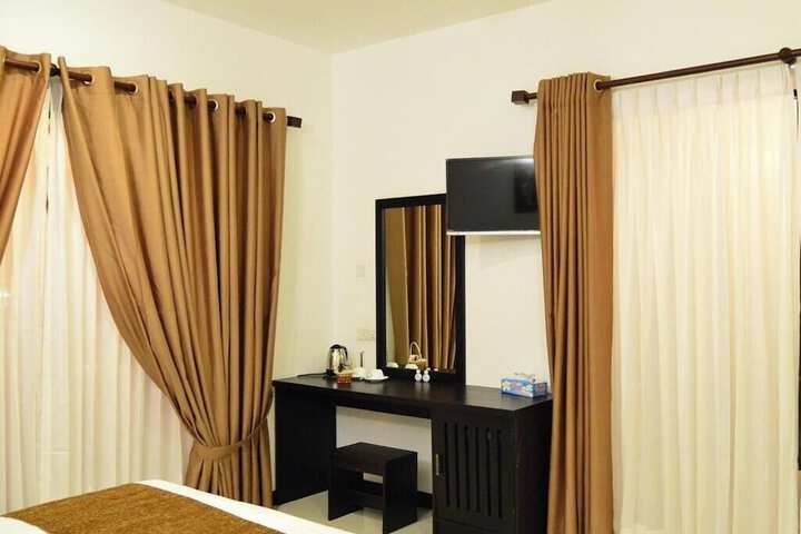 Room 2 of 11