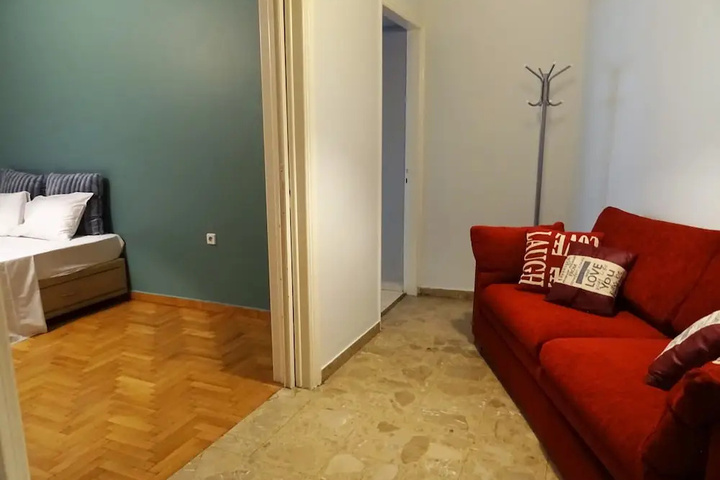 Room 5 of 10
