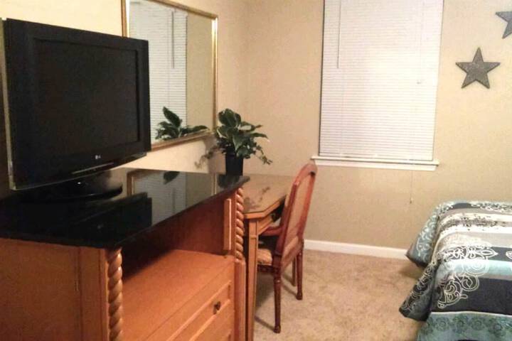 Room 5 of 22