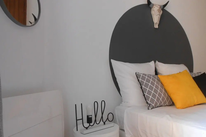 Room 2 of 11