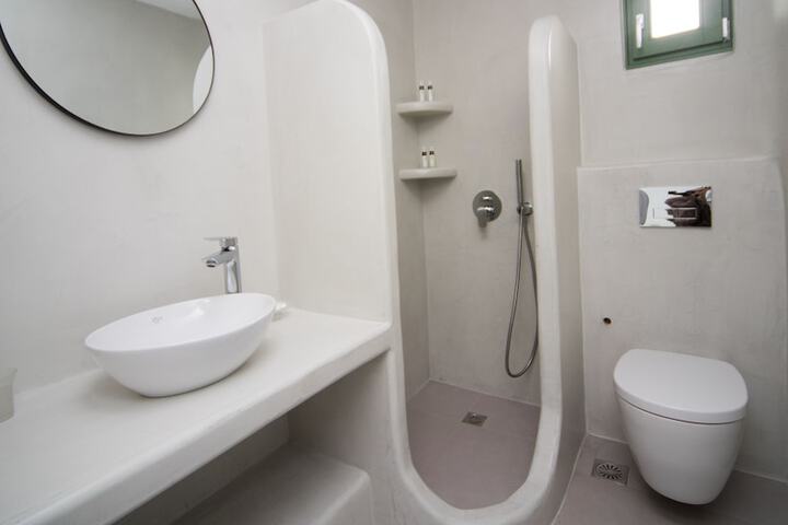 Room 9 of 25