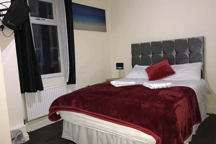 Room 7 of 37